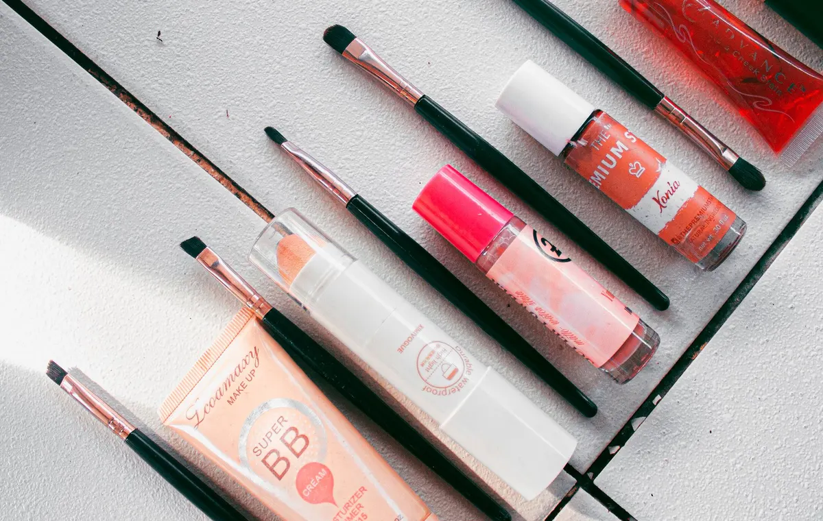Produits de soin visage minimalistes